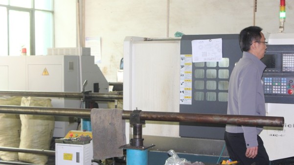 精密機械（xiè）零件加工和（hé）cnc加工有什麽區別