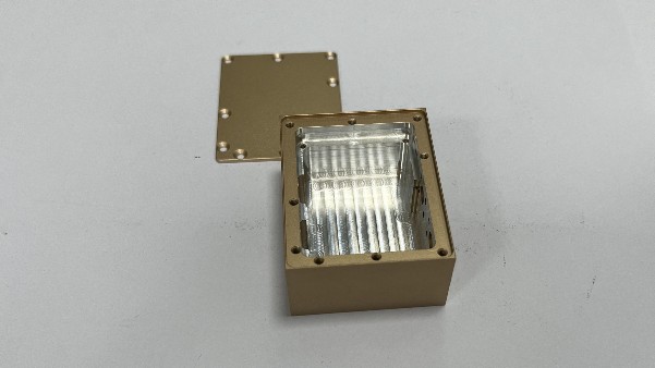 移動電源外（wài）殼鋁型材cnc加工的工藝（yì）流（liú）程是什麽？